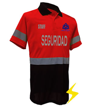 Playera polo con personalizados reflejantes